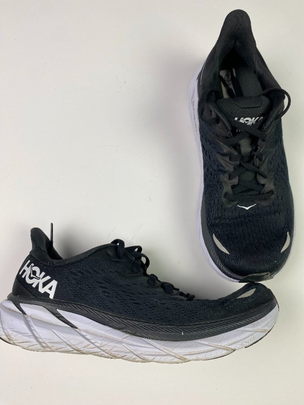 Hoka One One Clifton 8 Shoes Sneakers Womens 8B Black White Running 111939